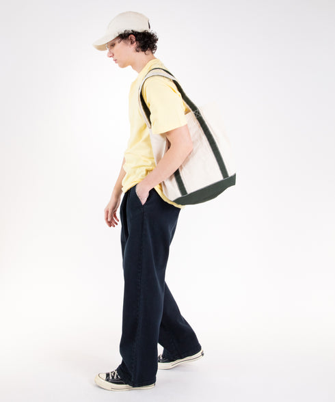 コンフォータブルデニム ツータック ワイドテーパド トラウザー