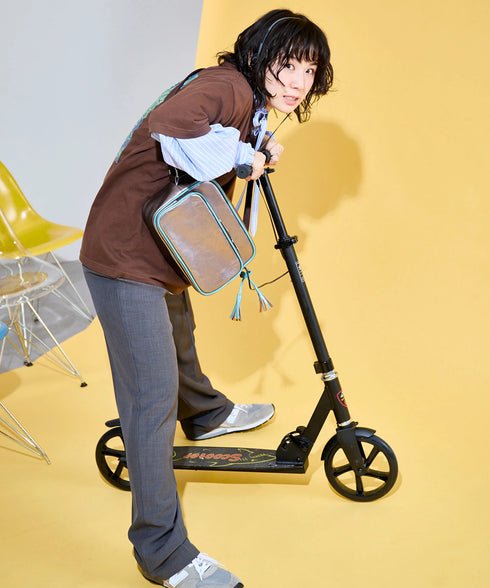 バイカラーフェイクレザーボディバッグ