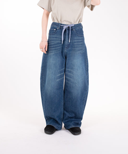 コンフォータブルデニム バレルレッグパンツ