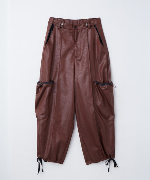 レザーライクアウトポケットカーゴパンツ