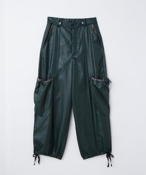 レザーライクアウトポケットカーゴパンツ