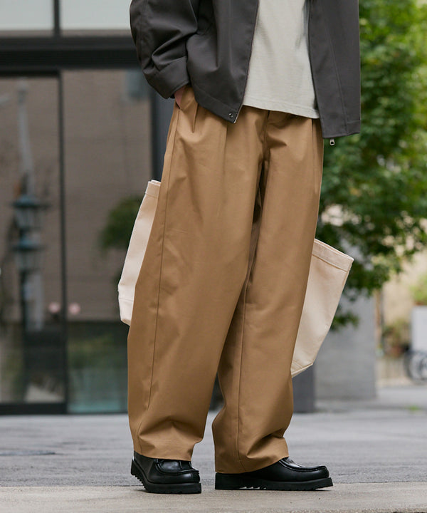 ツータックユーティリティパンツ