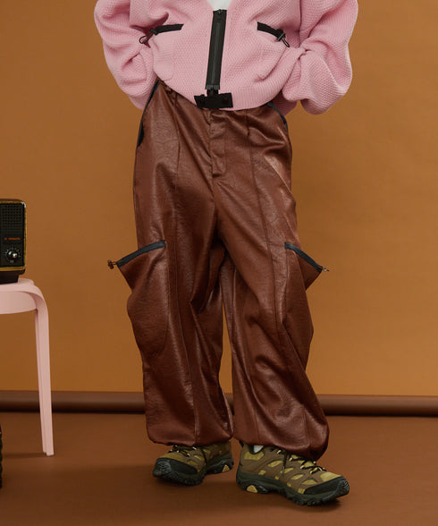 レザーライクアウトポケットカーゴパンツ