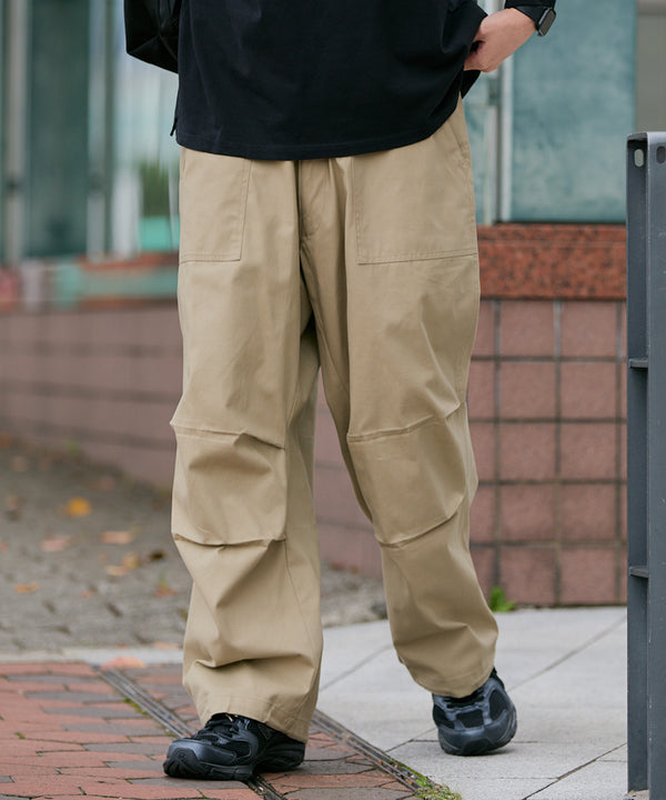 イージーバギーパンツ