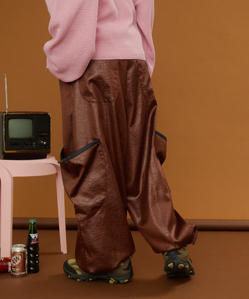 レザーライクアウトポケットカーゴパンツ