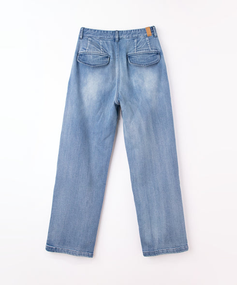 コンフォータブルデニム ツータック ワイドテーパド トラウザー