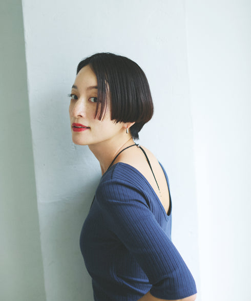 oblekt×MIyakoTakayama Open-Back Wide Rib Stitched Tops